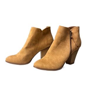 - Charlotte Russe heel boots -light brown -size 8 - soft material